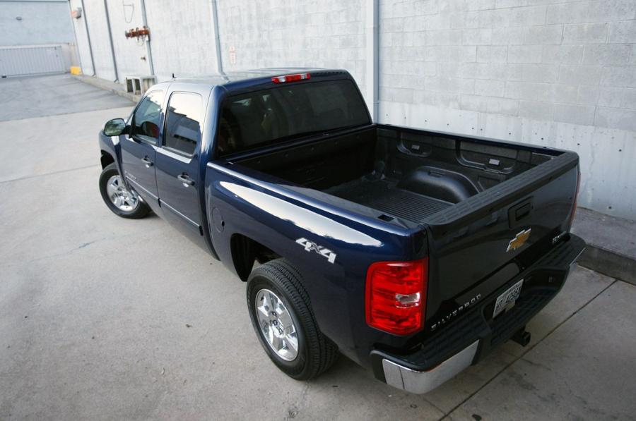  Chevrolet Silverado Hybrid 2010 года  (фото 3 из 44)
